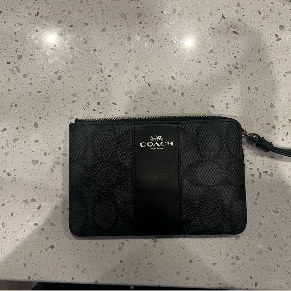 Coach Handbags - Coach wristlet